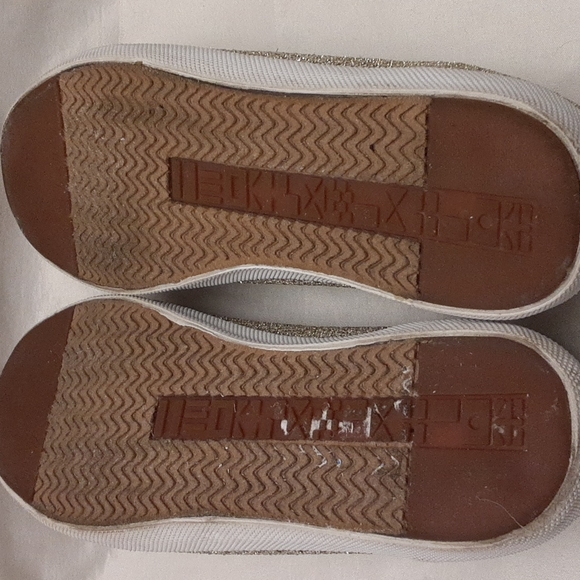 Nautica size 6.5 women's gold metallic slip on sneaker. - Picture 11 of 14